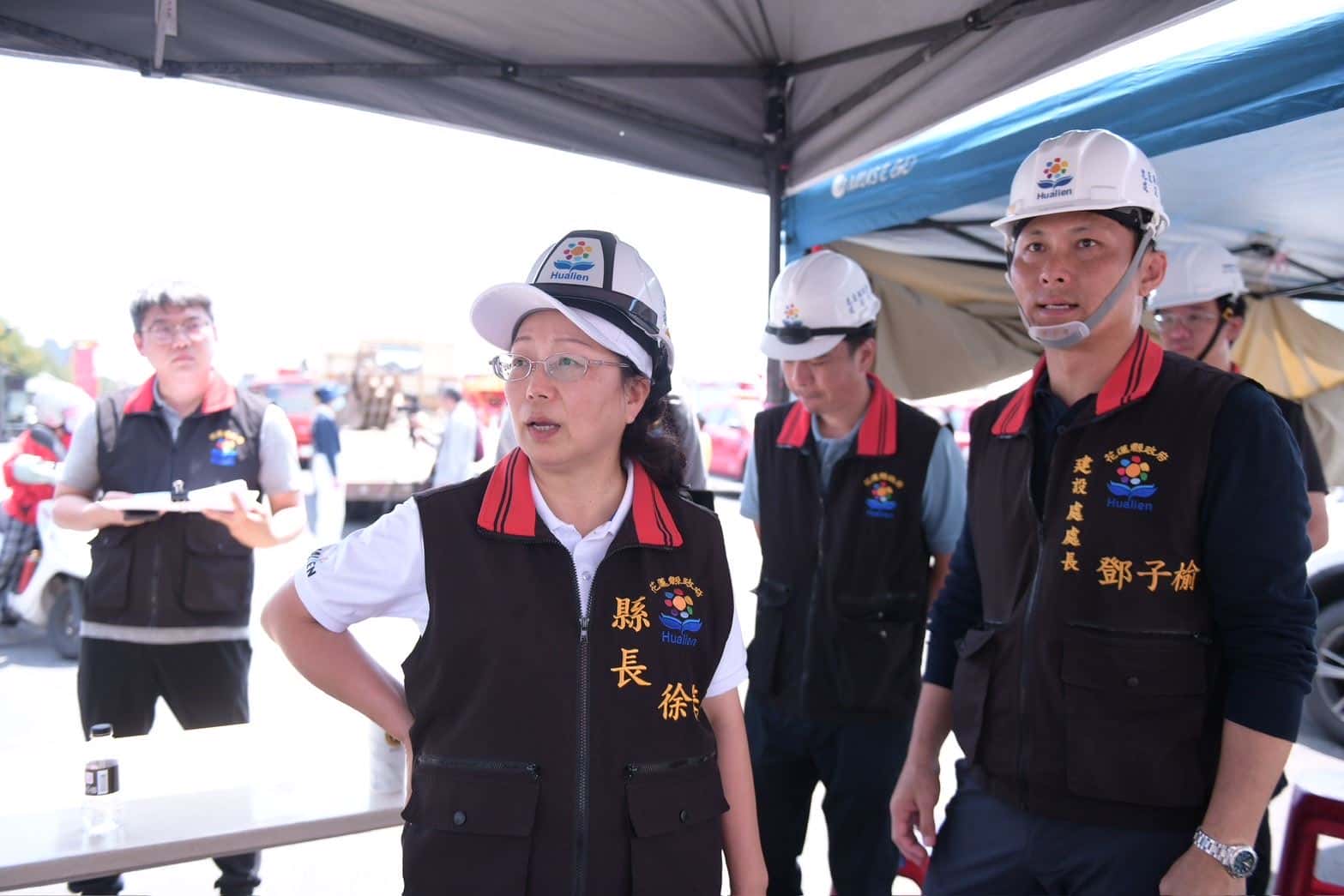 餘震不斷 縣長徐榛蔚提醒民眾遠離天王星大樓及其他傾斜危險建築物(圖:花蓮縣政府 提供)