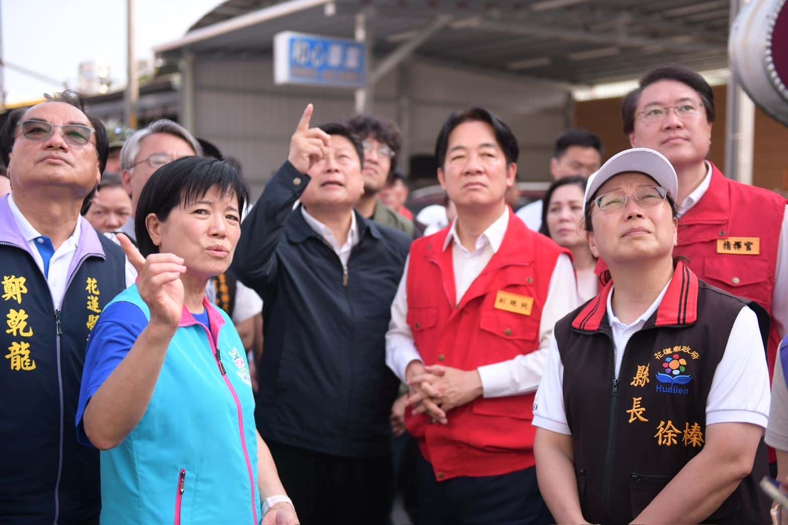 餘震不斷 縣長徐榛蔚提醒民眾遠離天王星大樓及其他傾斜危險建築物(圖:花蓮縣政府 提供)